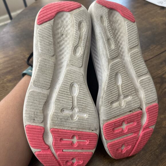 Size 6 Under Armour Big Girls Charged Pursuit 3 Running Shoes Black 3025011-001 - Picture 7 of 7